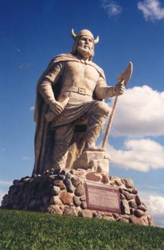 Gimli_Viking_statue